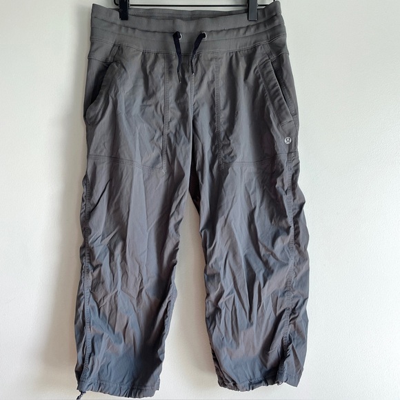 Lululemon dance studio crop 8 pant capri gray jogger stripe lightweight unlined - Picture 1 of 6